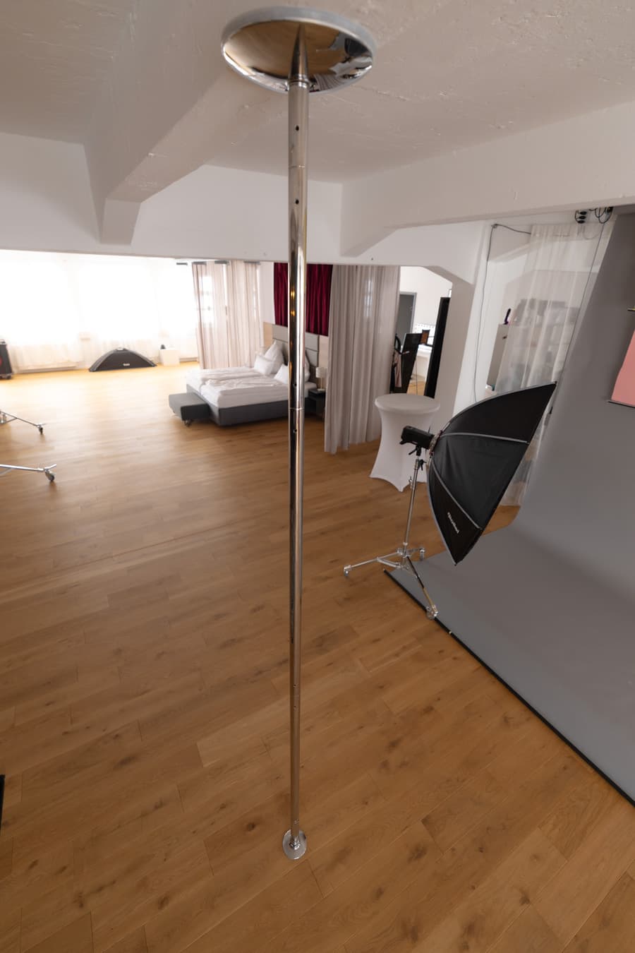 Professionelle Poledance Stange im STUDIO NÜRNBERG